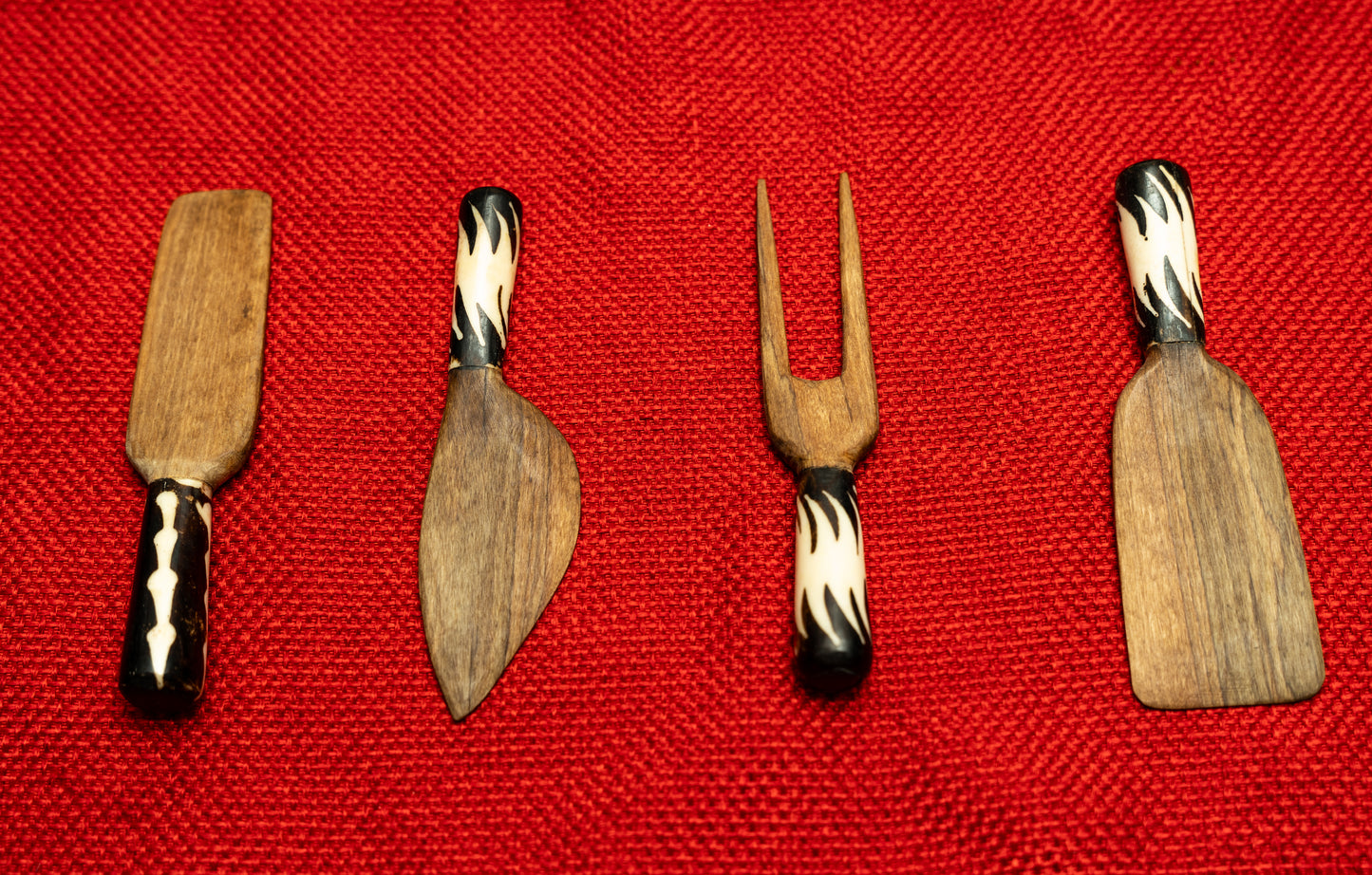 Small Artisan Cutlery Set – Bone-Inlay Handles (Set of 4)